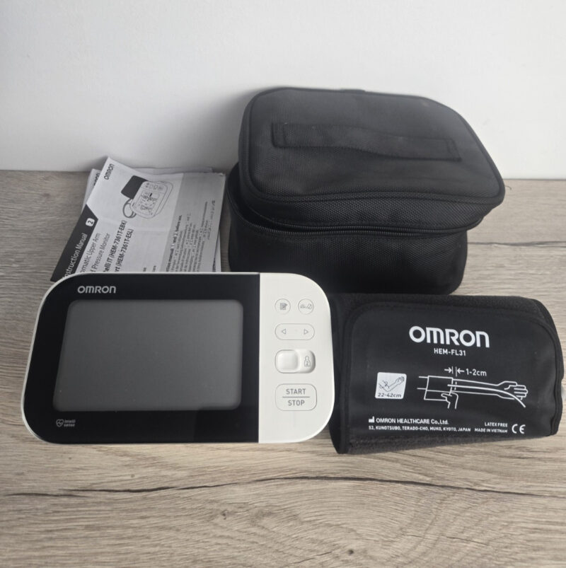 Omron HEM 7361T Bluetooth Digital Blood Pressure Monitor wit Omron HEM 7361T Bluetooth Digital Blood Pressure Monitor with Carry Case