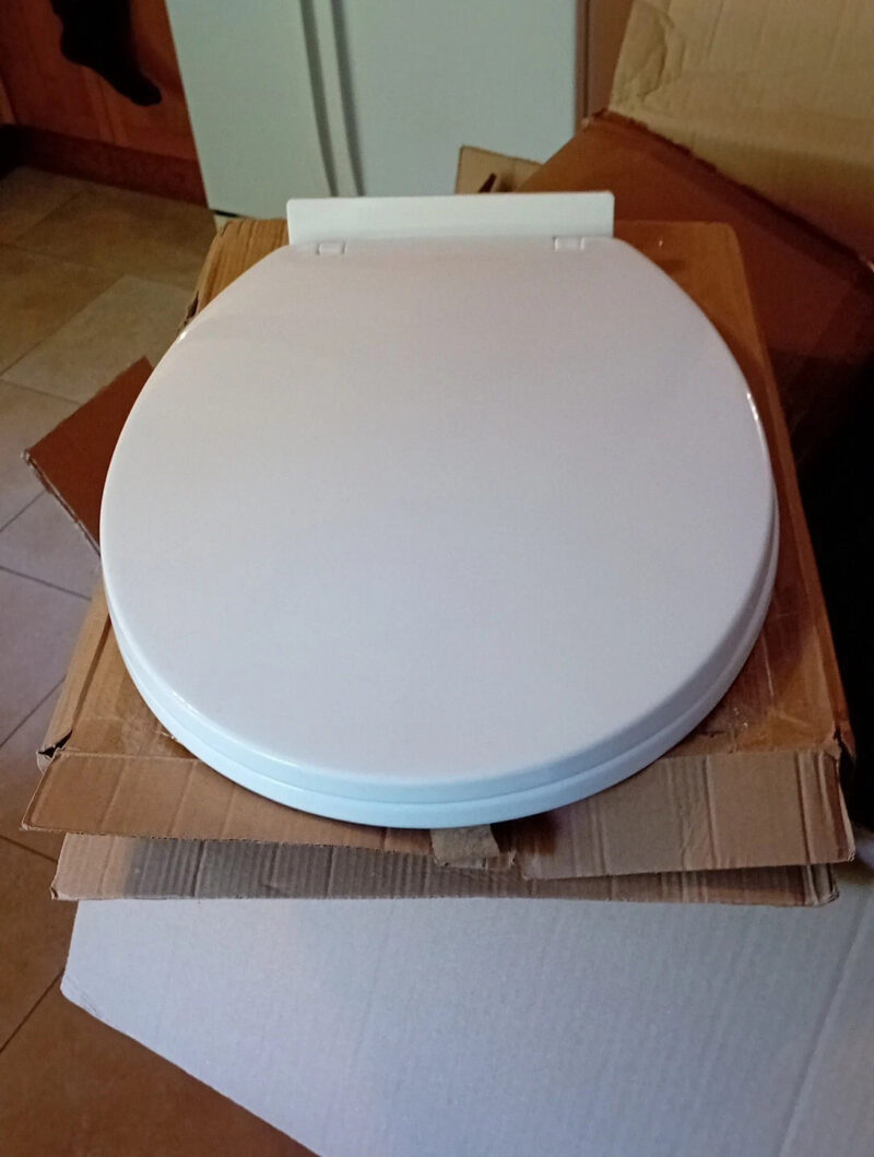 Ram® Soft Close Toilet Seat FG-70PP White Ram® Soft Close Toilet Seat FG-70PP White